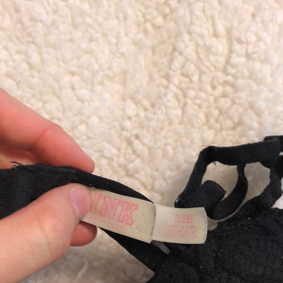 Black lace bra - Picture 2 of 2